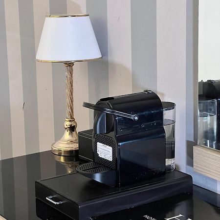 Hotel Lebron Paris Bagian luar foto