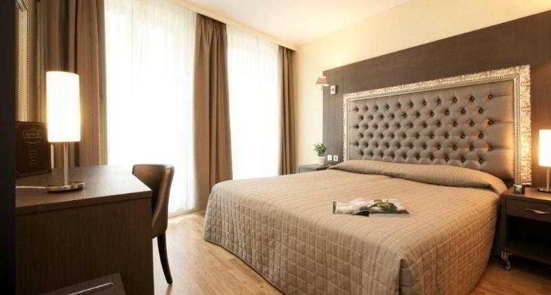 Hotel Lebron Paris Bagian luar foto